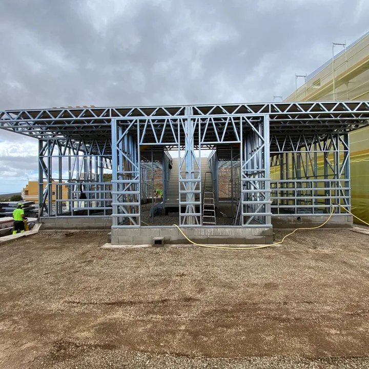 Estructura de acero SLC levantada